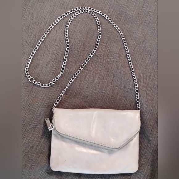 HOBO GRAY LEATHER CROSSBODY BAG WITH CHAIN STRAP 7"x5" MAGNETIC CLOSURE - Picture 3 of 16